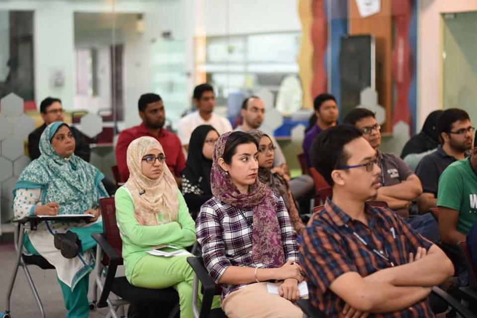 Faculty of Computer & Information Technology (FSKTM), University of Malaya attending to Dr. Rehman Ali's lecture